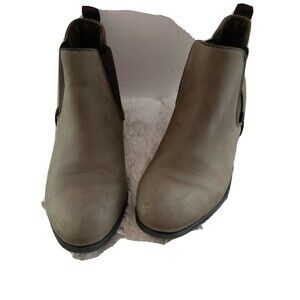 Madden Girl Ankle Boots Pull On Block Heel  Women’s Size 8 Taupe Fabric